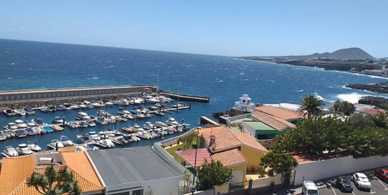 Paradise Candelaria contacts